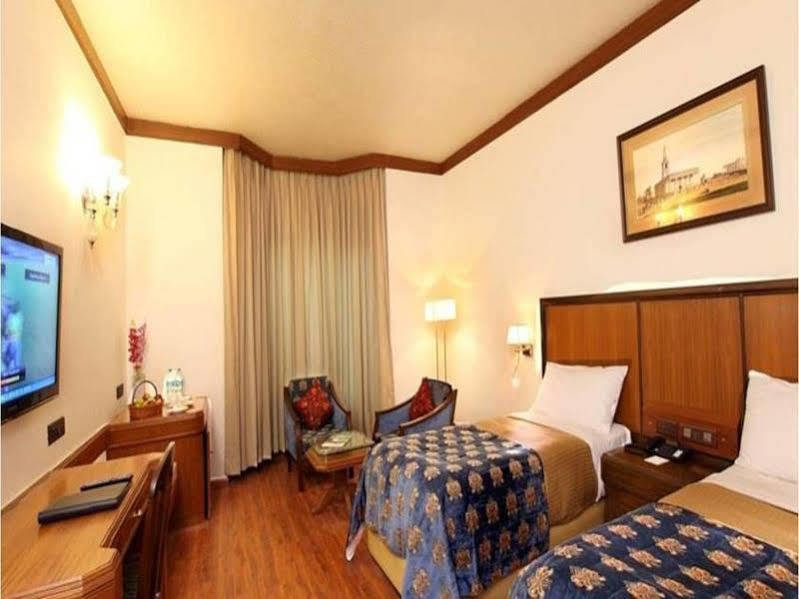 Hotel Samrat, New Delhi Buitenkant foto